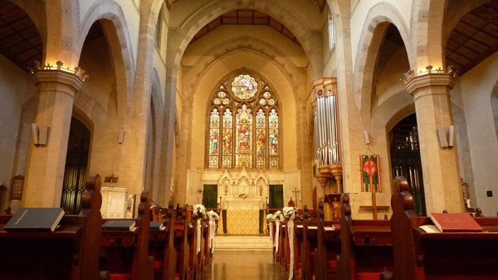 Stunning Chapel Weddings: Top 4 Most Popular Churches Around the World♡にて紹介している画像