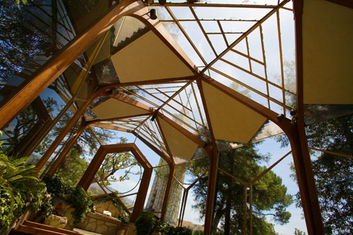 Stunning Chapel Weddings: Top 4 Most Popular Churches Around the World♡にて紹介している画像