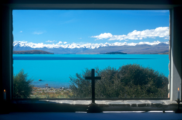 Stunning Chapel Weddings: Top 4 Most Popular Churches Around the World♡にて紹介している画像