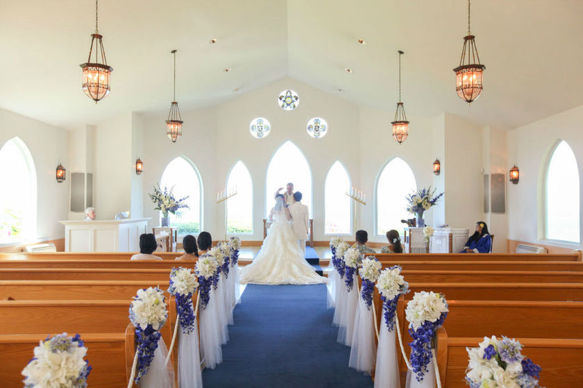 Stunning Chapel Weddings: Top 4 Most Popular Churches Around the World♡にて紹介している画像