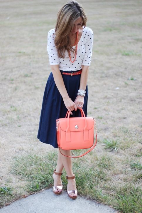 コーラル×ネイビーがはっとする可愛さ♡ケーキもテーブルデコもファッションも♡にて紹介している画像