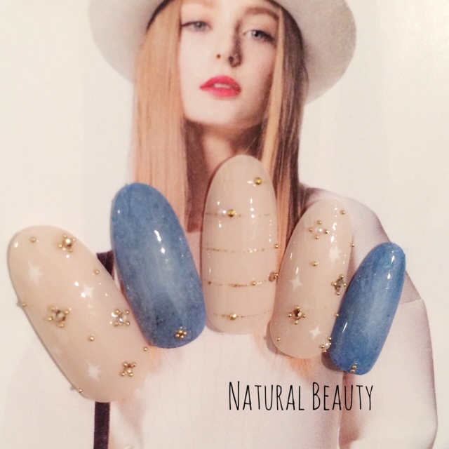 Sweet and Spicy Mix at Your Fingertips: Spring is the Season for Denim Nails!にて紹介している画像