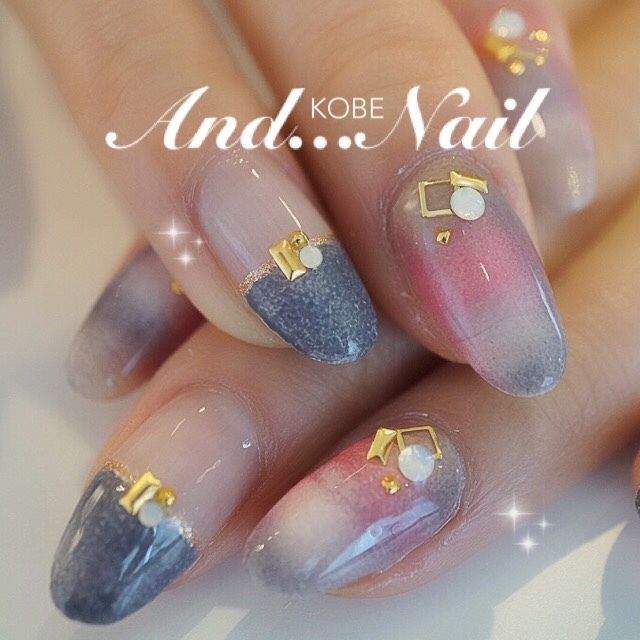 Sweet and Spicy Mix at Your Fingertips: Spring is the Season for Denim Nails!にて紹介している画像