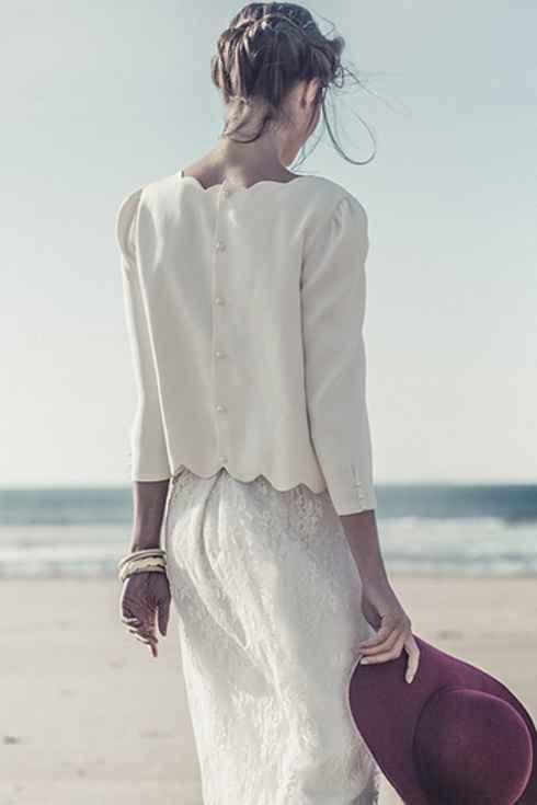 The Anticipation of a Trend: Adorable and Elegant Two-Piece Wedding Dresses ♡にて紹介している画像