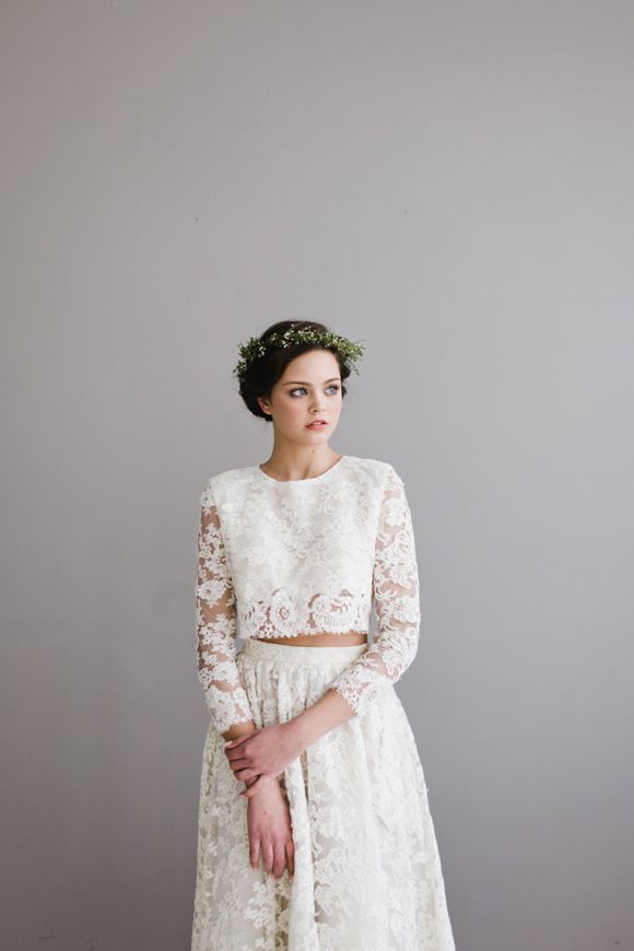 The Anticipation of a Trend: Adorable and Elegant Two-Piece Wedding Dresses ♡にて紹介している画像