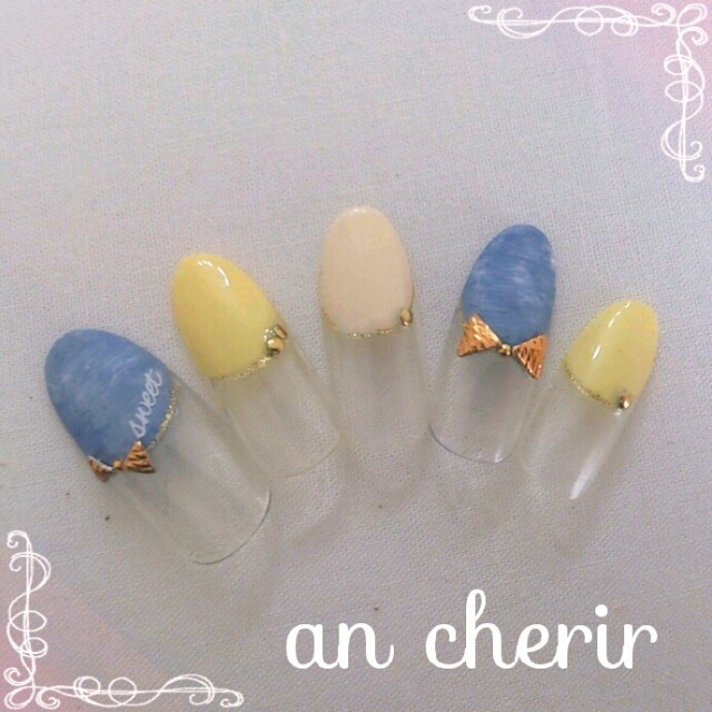 Sweet and Spicy Mix at Your Fingertips: Spring is the Season for Denim Nails!にて紹介している画像