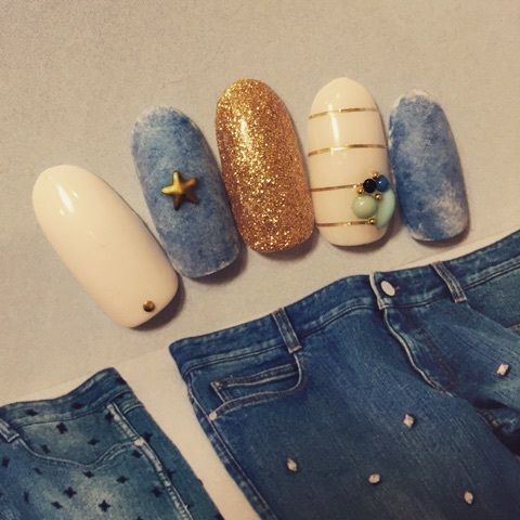 Sweet and Spicy Mix at Your Fingertips: Spring is the Season for Denim Nails!にて紹介している画像