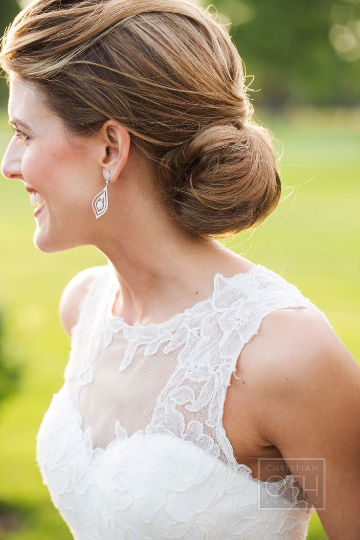 Elegant Updos: Gathering Adult Cute Images with Chignons♡にて紹介している画像