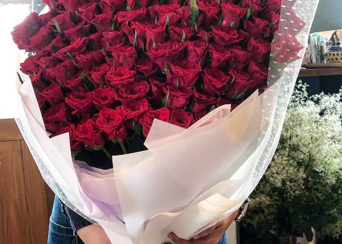 プロポーズ前に買っておきたい 100本のバラを入れられる為の花瓶の準備 はokですか Marry マリー