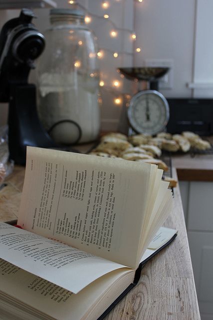 Parisian Favorites: The Melt-in-Your-Mouth Meringue Wedding Sweets You’ll Love!にて紹介している画像