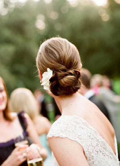 Elegant Updos: Gathering Adult Cute Images with Chignons♡にて紹介している画像