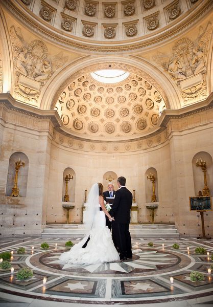 Stunning Chapel Weddings: Top 4 Most Popular Churches Around the World♡にて紹介している画像