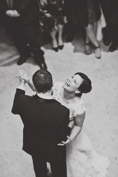 "Like Beauty and the Beast: The Enchanting Tradition of 'First Dance' from Abroad"にて紹介している画像