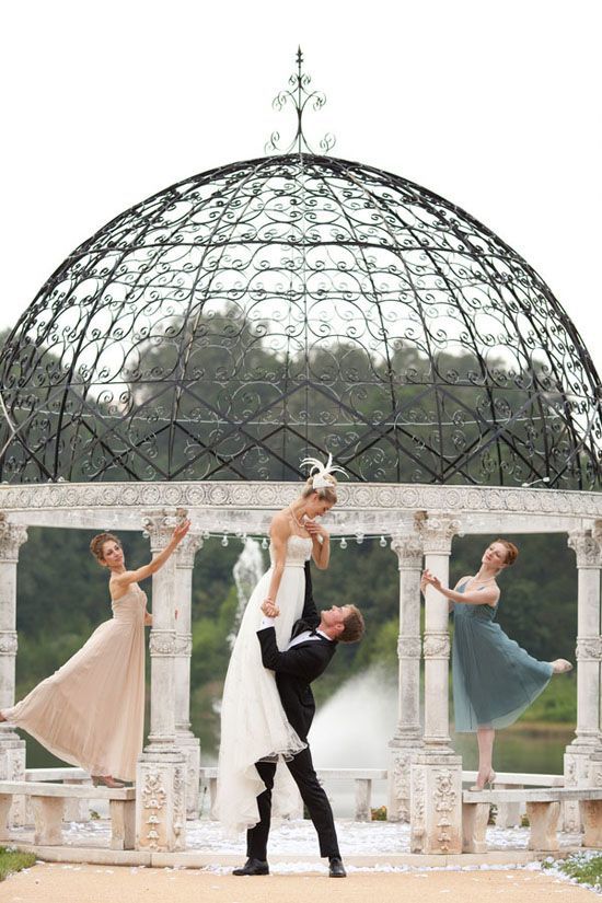 "Like Beauty and the Beast: The Enchanting Tradition of 'First Dance' from Abroad"にて紹介している画像