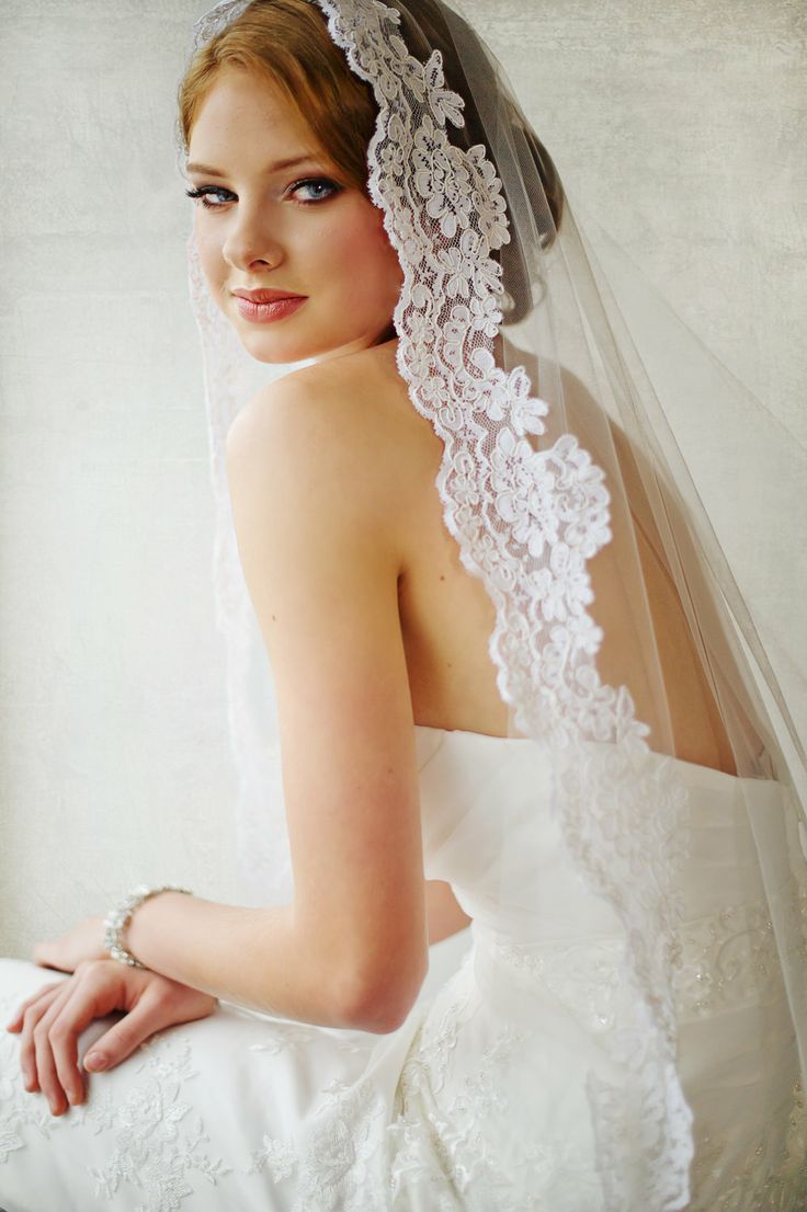 A Romantic 'Veil' Catalog for Stylish Brides by Type♡にて紹介している画像