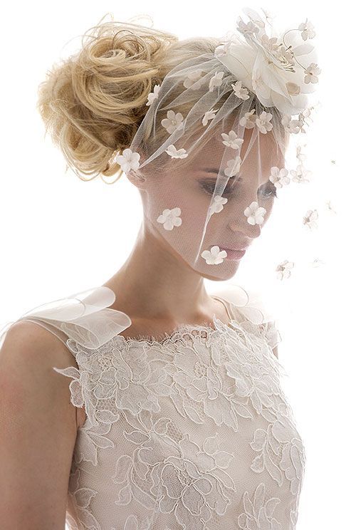 A Romantic 'Veil' Catalog for Stylish Brides by Type♡にて紹介している画像