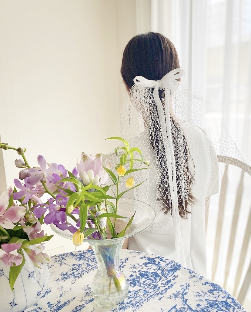 前撮りや入籍フォトにもおすすめ♡「韓国風リボンベール」はmarryで買えます♩にて紹介している画像