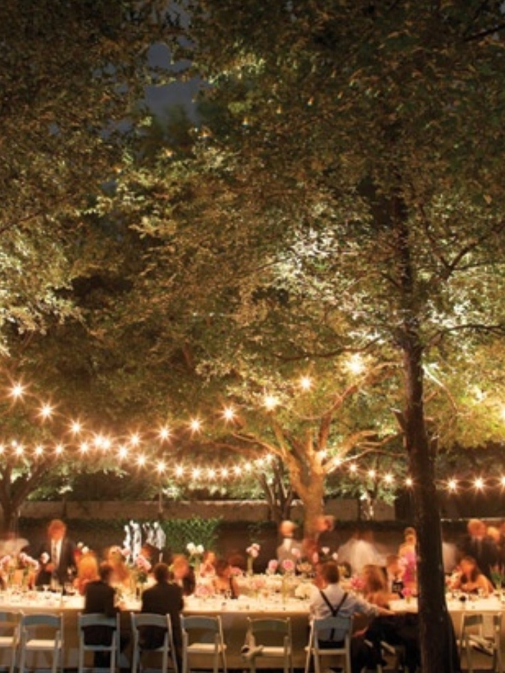 まるで光のカーテン♡ロマンティックなライトニングアイデアcollection40♡にて紹介している画像