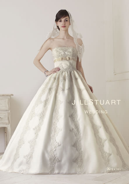 Special Dress Inspired by "Cinderella" from JILL STUART White is Here! ✨にて紹介している画像