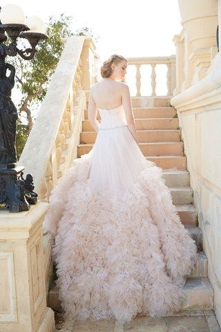 まるで白鳥の湖＊フェザーたっぷりのもこもこドレスがロマンティックでうっとり♡にて紹介している画像