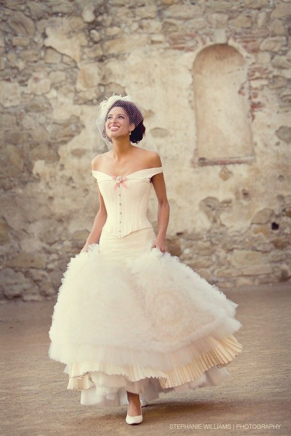 まるで白鳥の湖＊フェザーたっぷりのもこもこドレスがロマンティックでうっとり♡にて紹介している画像