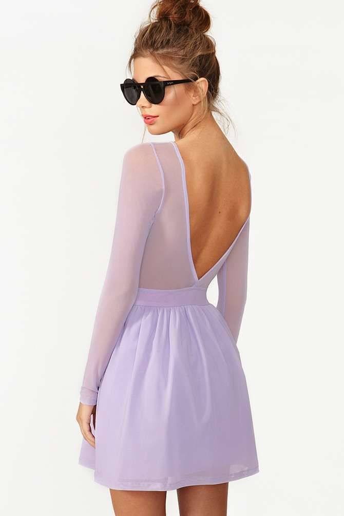 Elegant and Delicate ♡ Add a Touch of Glamour to the Venue with a Lavender Invitation Dress!*にて紹介している画像