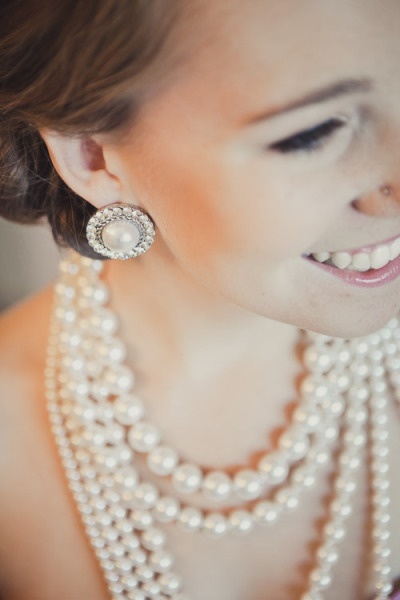 Charming Sparkling Earrings: A Collection of Dazzling and Statement-Making Designs ♡にて紹介している画像