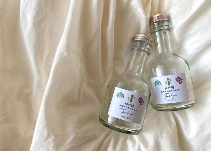 樽酒って けっこう余るから 鏡開きのお酒の オリジナルお持ち帰り用ビン を用意するアイデア Marry マリー
