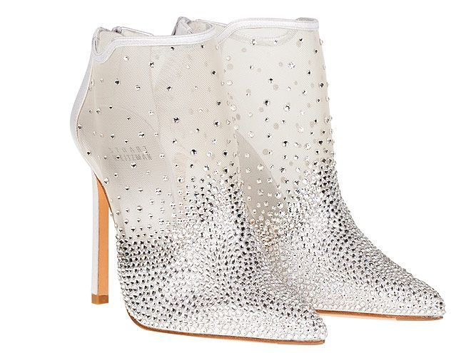 遂に履ける！一流ブランド9社がシンデレラの『ガラスの靴』を 再現しました＊にて紹介している画像