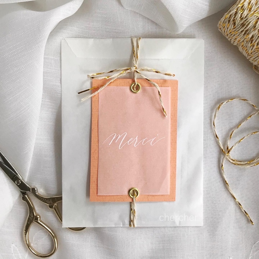 白以外の選択肢もある♩ピンクやブルーの【色付きトレーシングペーパー】が可愛い♡にて紹介している画像