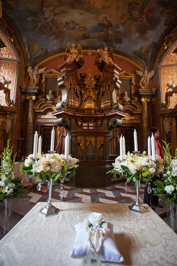 Dreamy Royal Wedding Style: Get Married in a Medieval European Castle♡にて紹介している画像
