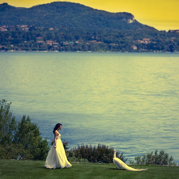 Dreamy Royal Wedding Style: Get Married in a Medieval European Castle♡にて紹介している画像