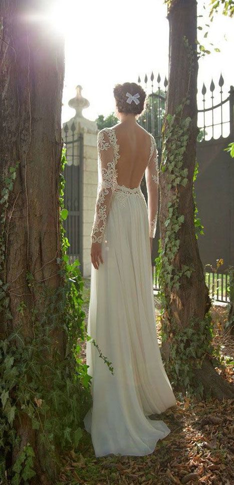 Cute and Natural!! Slender Dresses are Perfect for Spring Garden Weddings ♡にて紹介している画像
