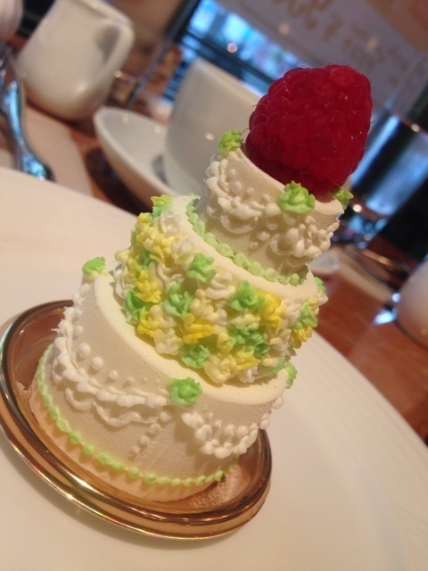 Must-Try Mini Wedding Cakes from 'La Piece Monte' in Shin-Yokohama for Your Anniversary! So Cute You Can't Resist! ♡にて紹介している画像