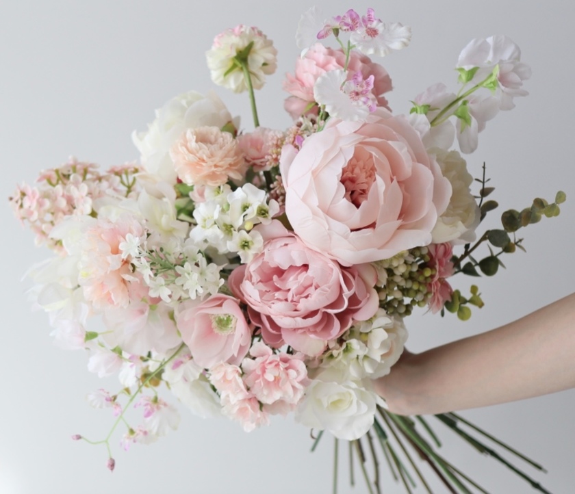 "Exploring Wedding Trends in Japan: A Look Back at the Styles from 2015 to 2020!"にて紹介している画像