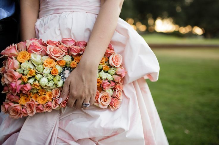 Cute Round Flowers: Check Out Flower Bags and Flower Balls!にて紹介している画像