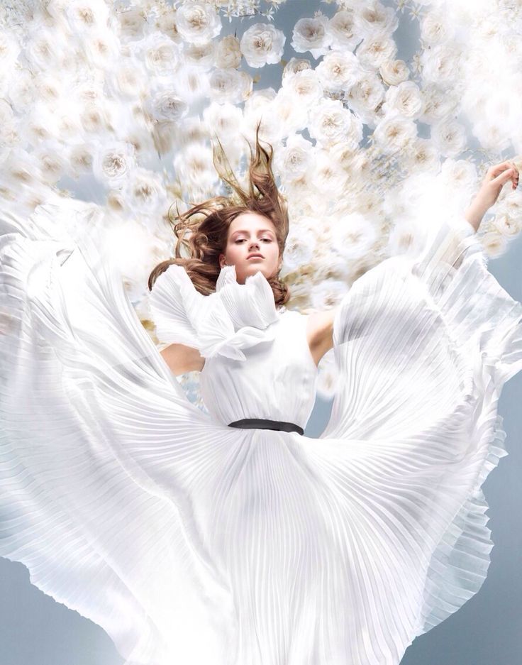 "Fall in Love with Marriage: JILL STUART's Latest Wedding Dress Collection 2015*"にて紹介している画像