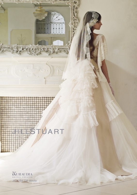"Fall in Love with Marriage: JILL STUART's Latest Wedding Dress Collection 2015*"にて紹介している画像