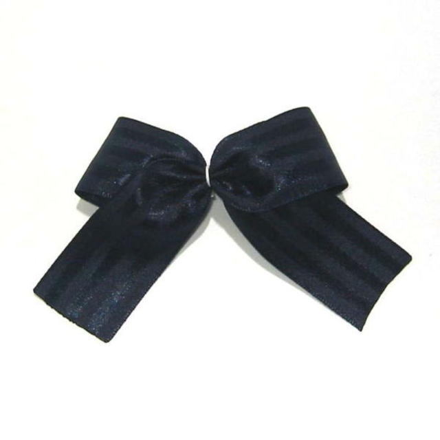 Fluttering Ribbons: How to Create Adorable Ribbon Showers ♡にて紹介している画像