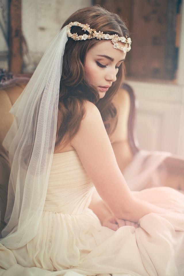A Romantic 'Veil' Catalog for Stylish Brides by Type♡にて紹介している画像
