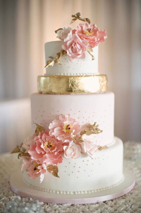 Elegant and Adorable: A Wedding Party Themed in Champagne Gold ♡にて紹介している画像