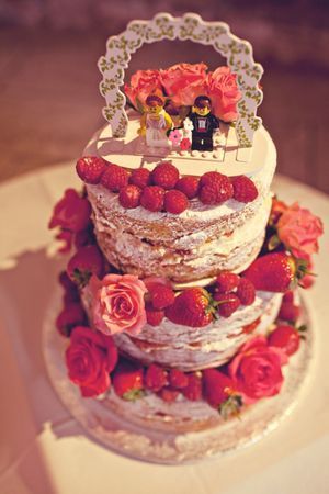 Cute LEGO-Themed Wedding: Like a Toy!にて紹介している画像