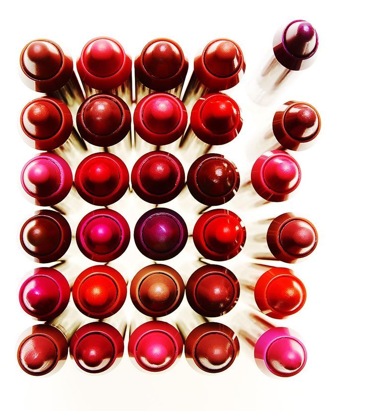 "Highly Rated Crayon Lips Available at 100 Yen Stores!"にて紹介している画像