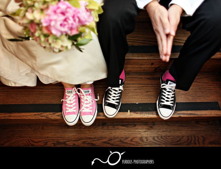 Casual Sweetness: Stylish Wedding Dress × Converse Combo ♡にて紹介している画像
