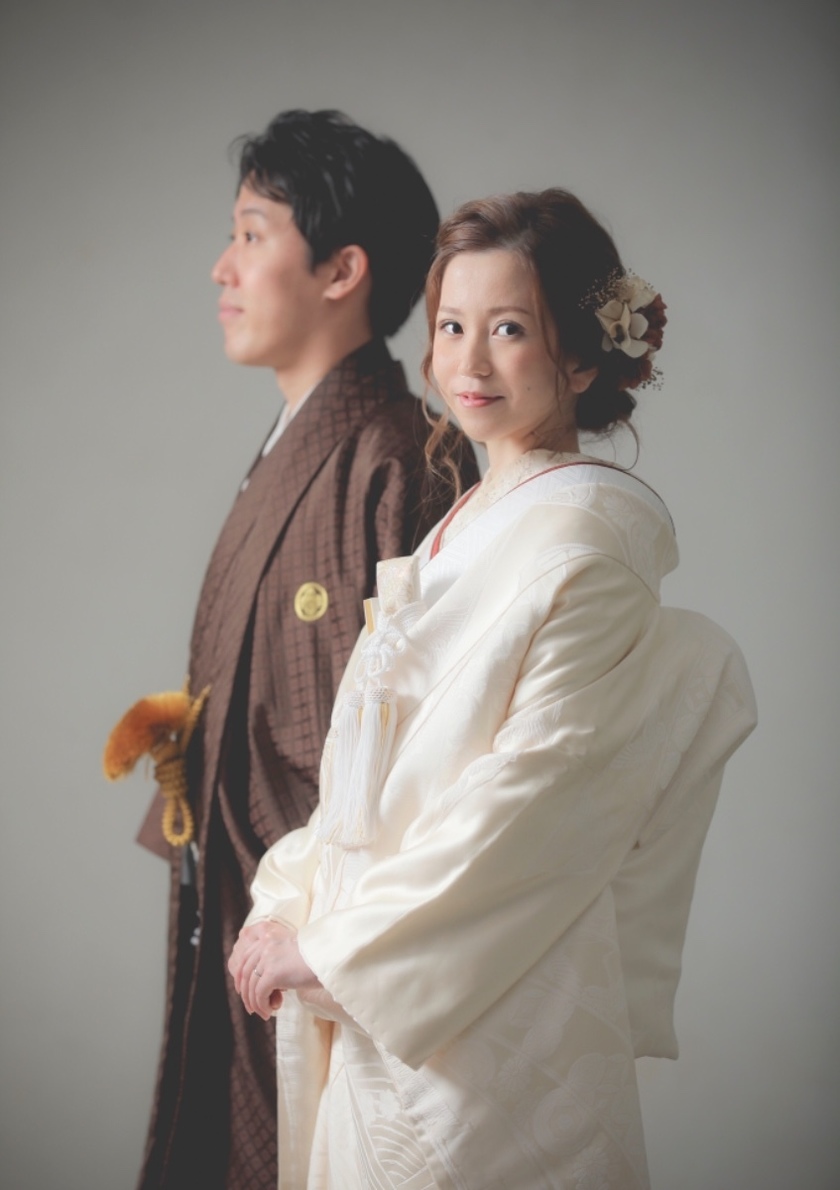 위에서 아래로, 기본 포즈를 모두 망라! 사진사에게 당일 보여주고 싶은 "한복 사전 촬영 포즈" 30선＊にて紹介している画像