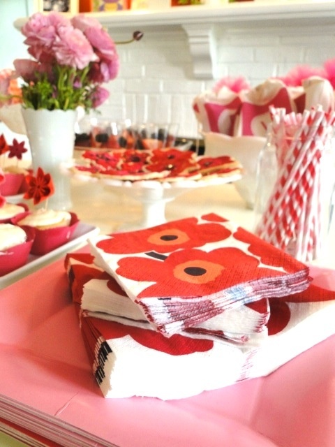 Surrounded by Love: A Wedding Inspired by the Nordic Brand 'Marimekko' ♡にて紹介している画像