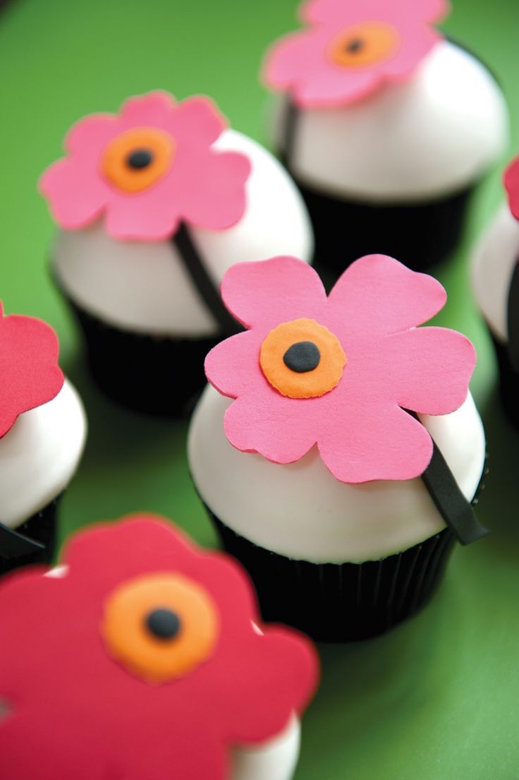 Surrounded by Love: A Wedding Inspired by the Nordic Brand 'Marimekko' ♡にて紹介している画像