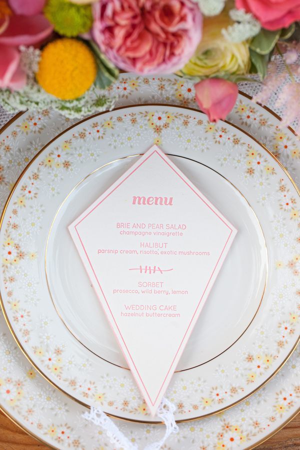 Retro Cute ♡ A Wedding Inspired by "Mary Poppins"にて紹介している画像