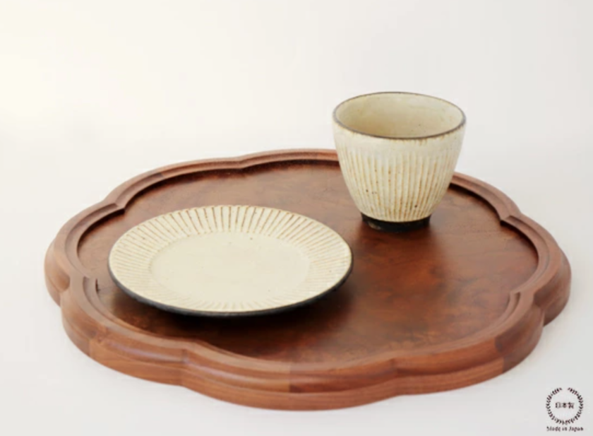 Stylish Home-Cooked Meals: Researching What Kind of Serving Trays to Buy for the Holidays!にて紹介している画像