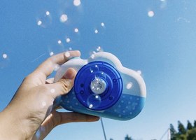 流行る予感 シャッターを押したらシャボン玉が出てくるバブルカメラが面白い ダイソー300円 Marry マリー